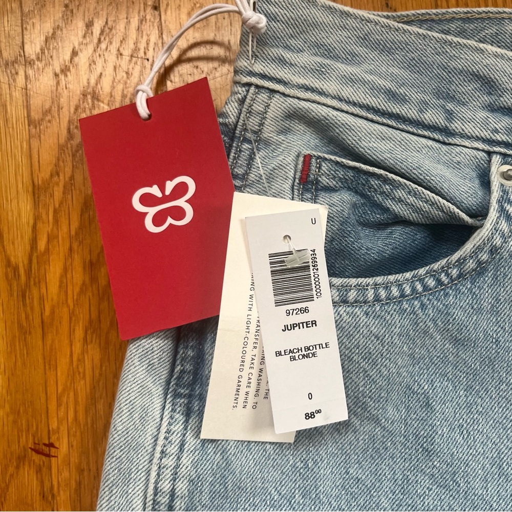 NWT Aritzia light wash jeans size 0 - Picture 2 of 2